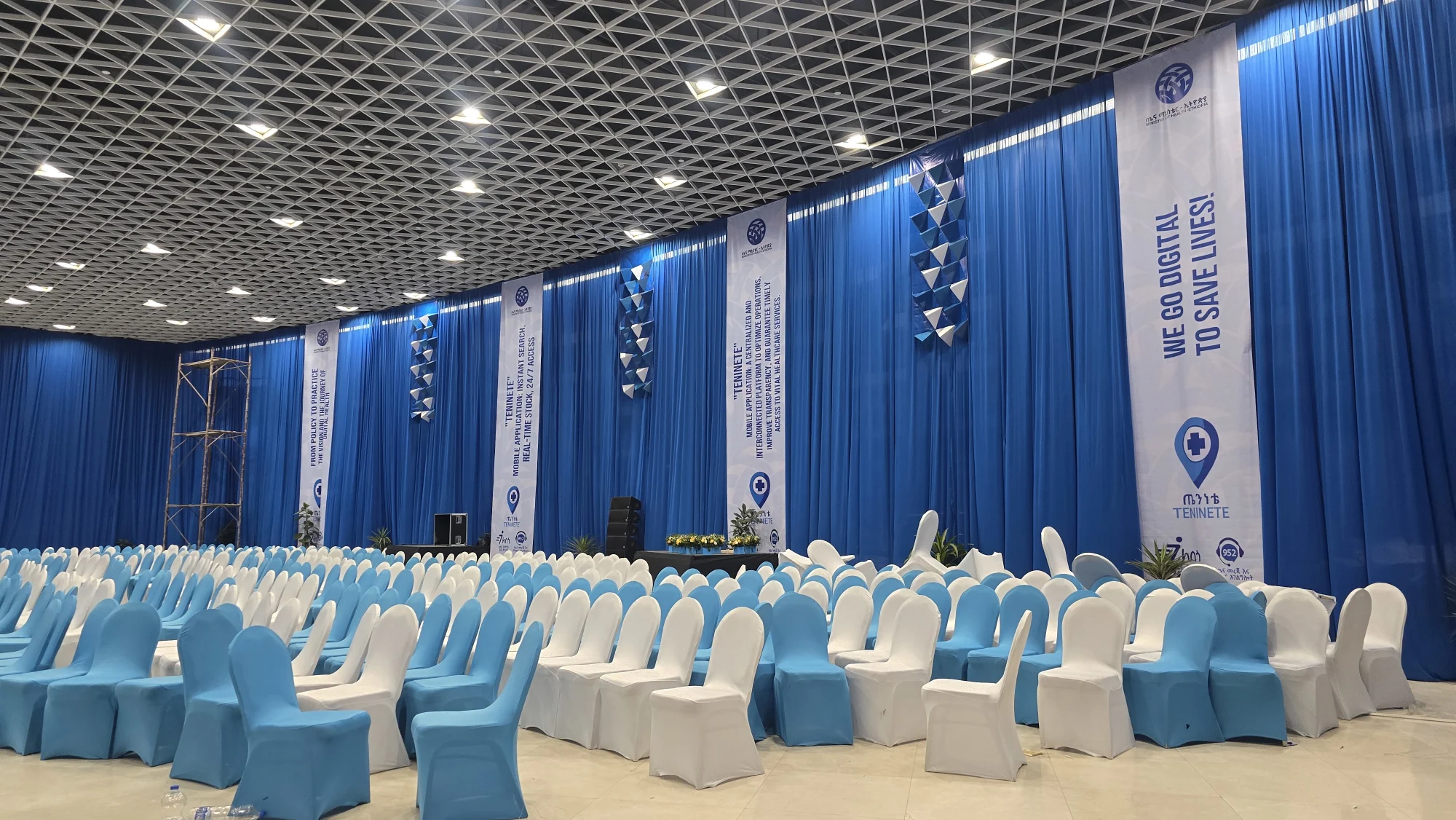 Floral decoration at corporate gala